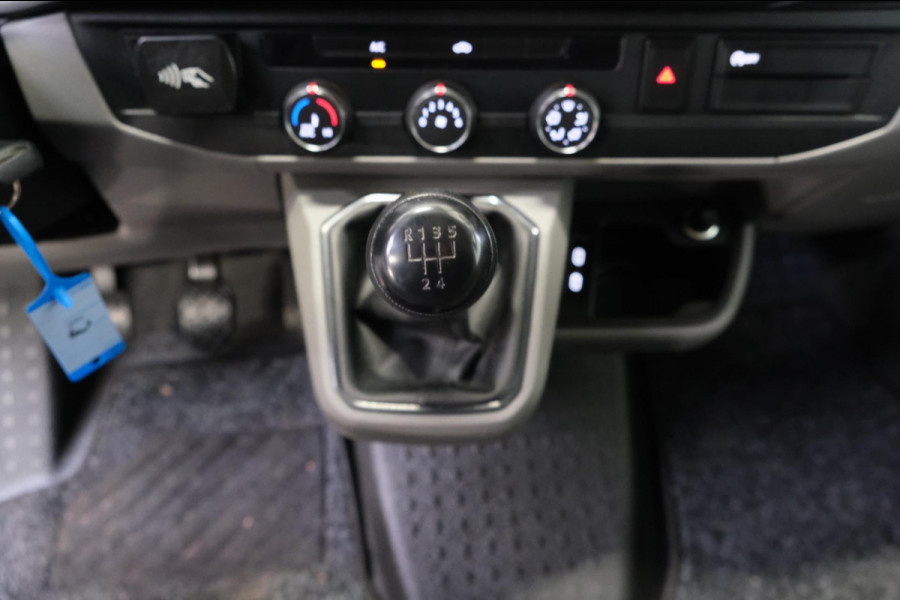 Volkswagen Transporter 2.0 TDI L2H3 28 Comfortline - N.A.P. Airco, Cruise, Navi, PDC, Trekhaak.