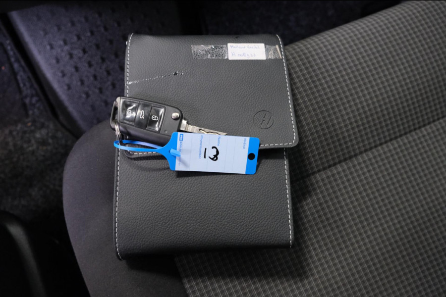 Volkswagen Transporter 2.0 TDI L2H3 28 Comfortline - N.A.P. Airco, Cruise, Navi, PDC, Trekhaak.