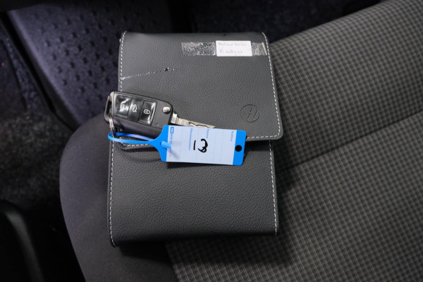 Volkswagen Transporter 2.0 TDI L2H3 28 Comfortline - N.A.P. Airco, Cruise, Navi, PDC, Trekhaak.