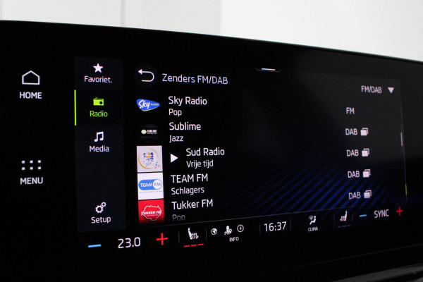 Škoda Octavia Combi 1.0 TSI Business > Trekhaak/Achteruitrijcamera/Stoelverwarming/Parkeerhulp voor en achter