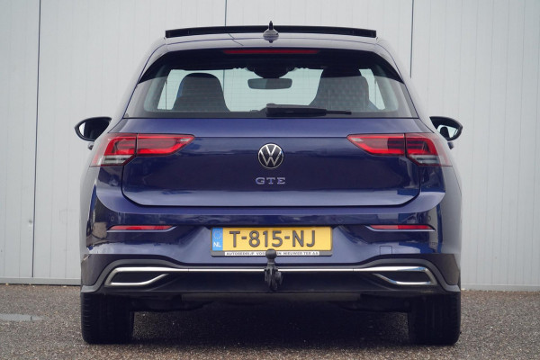 Volkswagen Golf 1.4 eHybrid GTE / Navigatie / Stoelverw. / Trekhaak / Pano / Stuurverw. / Camera / Side-Assist