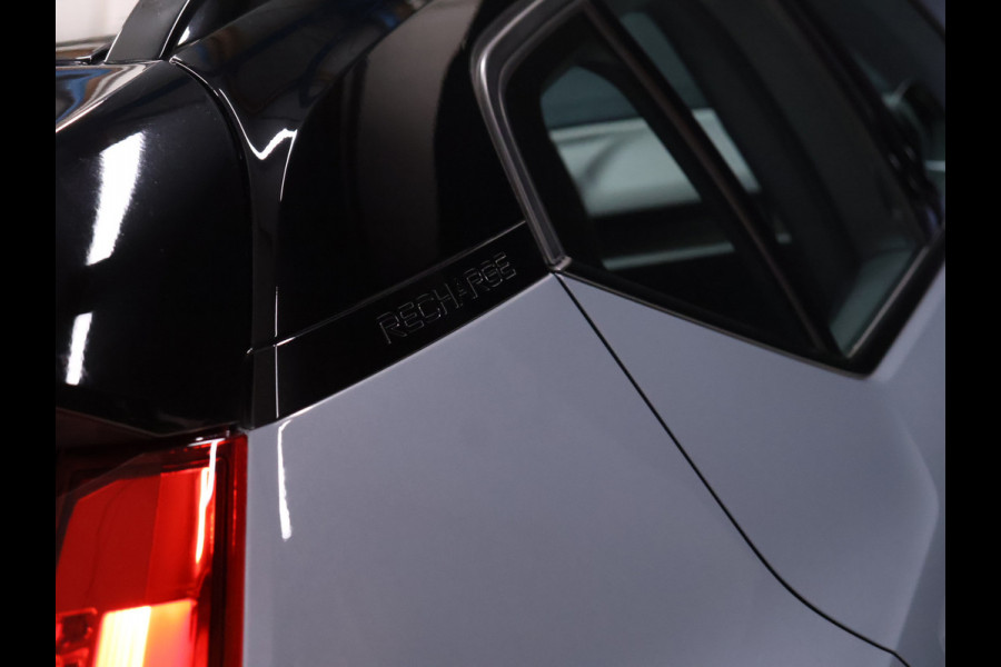 Volvo XC40 1.5 T5 Recharge R-Design [CAMERA, MEMORY SEATS, HARMAN KARDON, SCHUIFDAK, APPLE CARPLAY, ANDROID AUTO, STUURVERWARMING, NIEUWSTAAT]