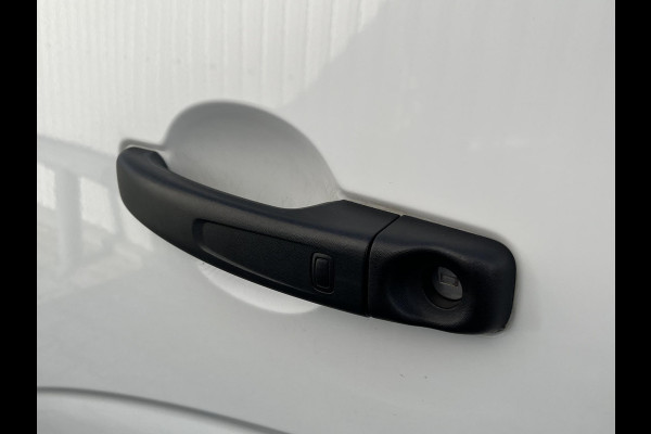 Renault Master T35 2.3 dCi L2H2*NAVI*A/C*HAAK*CRUISE*3PERS*PDC*