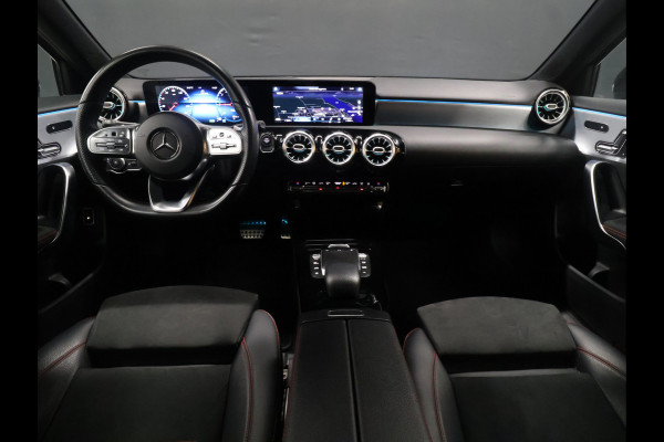 Mercedes-Benz A-Klasse 250 e AMG Limited [SCHUIFKANTELDAK, SFEERVERLICHTING, CAMERA, PDC V+A, MEMORY SEATS, APPLE CARPLAY, ANDROID AUTO, CRUISE CONTROL, STOELVERWARMING, NIEUWSTAAT]