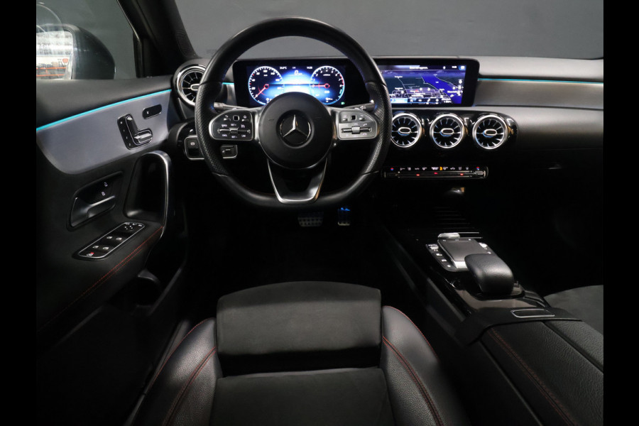 Mercedes-Benz A-Klasse 250 e AMG Limited [SCHUIFKANTELDAK, SFEERVERLICHTING, CAMERA, PDC V+A, MEMORY SEATS, APPLE CARPLAY, ANDROID AUTO, CRUISE CONTROL, STOELVERWARMING, NIEUWSTAAT]