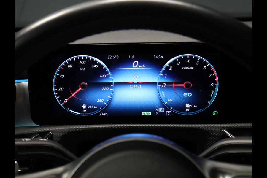 Mercedes-Benz A-Klasse 250 e AMG Limited [SCHUIFKANTELDAK, SFEERVERLICHTING, CAMERA, PDC V+A, MEMORY SEATS, APPLE CARPLAY, ANDROID AUTO, CRUISE CONTROL, STOELVERWARMING, NIEUWSTAAT]