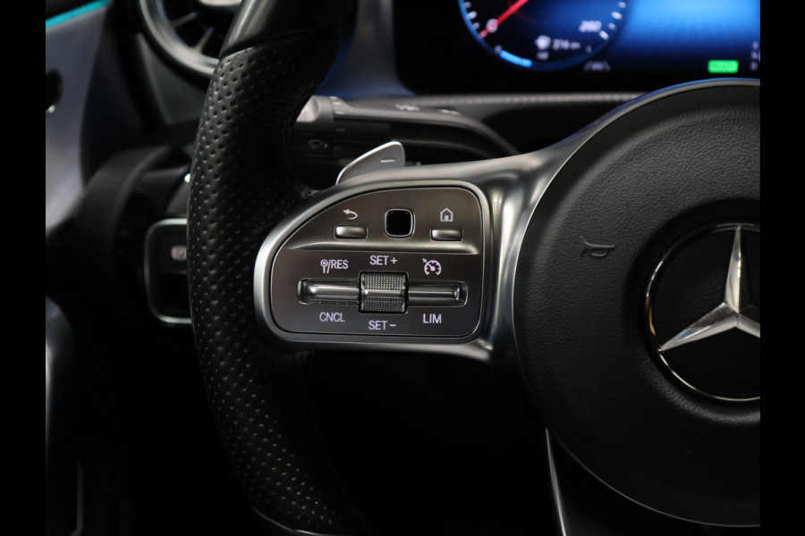 Mercedes-Benz A-Klasse 250 e AMG Limited [SCHUIFKANTELDAK, SFEERVERLICHTING, CAMERA, PDC V+A, MEMORY SEATS, APPLE CARPLAY, ANDROID AUTO, CRUISE CONTROL, STOELVERWARMING, NIEUWSTAAT]