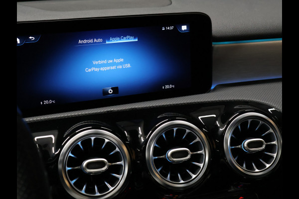 Mercedes-Benz A-Klasse 250 e AMG Limited [SCHUIFKANTELDAK, SFEERVERLICHTING, CAMERA, PDC V+A, MEMORY SEATS, APPLE CARPLAY, ANDROID AUTO, CRUISE CONTROL, STOELVERWARMING, NIEUWSTAAT]