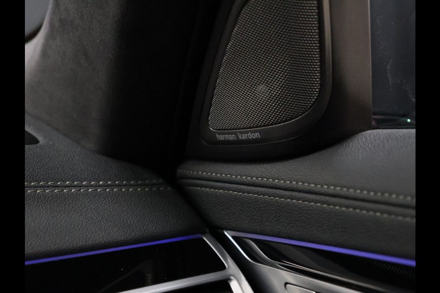 BMW 7 Serie 745e High Executive M Sport *WEEKAANBIEDING* [SCHUIFKANTELDAK, HARMAN/KARDON, APPLE CARPLAY, ANDROID, ELEKTRISCH VERSTELBARE STOELEN V+A, STOELMASSAGE V+A, LUCHTVERING, 360 CAMERA, HEAD-UP, STUURVERWARMING, STOELVERWARM