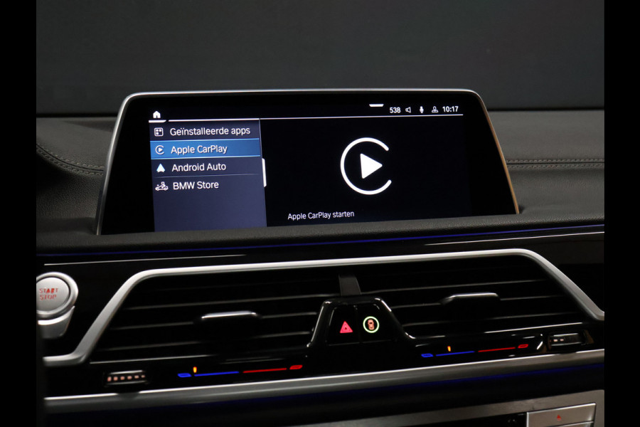 BMW 7 Serie 745e High Executive M Sport *WEEKAANBIEDING* [SCHUIFKANTELDAK, HARMAN/KARDON, APPLE CARPLAY, ANDROID, ELEKTRISCH VERSTELBARE STOELEN V+A, STOELMASSAGE V+A, LUCHTVERING, 360 CAMERA, HEAD-UP, STUURVERWARMING, STOELVERWARM