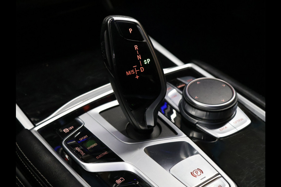 BMW 7 Serie 745e High Executive M Sport *WEEKAANBIEDING* [SCHUIFKANTELDAK, HARMAN/KARDON, APPLE CARPLAY, ANDROID, ELEKTRISCH VERSTELBARE STOELEN V+A, STOELMASSAGE V+A, LUCHTVERING, 360 CAMERA, HEAD-UP, STUURVERWARMING, STOELVERWARM