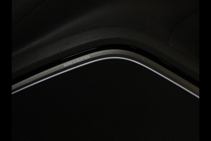 Audi A3 Sportback 35 TFSI CoD Sport S Line [DIGITAL DASHBOARD, BANG&OLUFSEN SOUND, VLAK STUUR, STOELVERWARMING, PDC VOOR EN ACHTER, SPORTSTOELEN, NIEUWSTAAT]