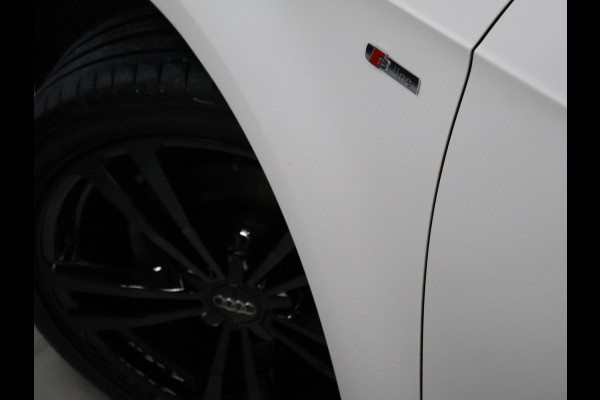 Audi A3 Sportback 35 TFSI CoD Sport S Line [DIGITAL DASHBOARD, BANG&OLUFSEN SOUND, VLAK STUUR, STOELVERWARMING, PDC VOOR EN ACHTER, SPORTSTOELEN, NIEUWSTAAT]