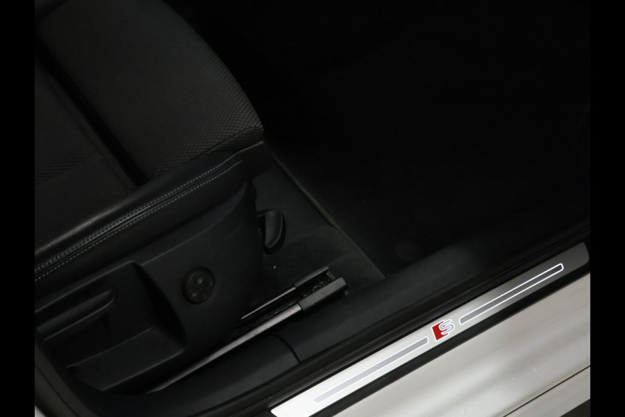 Audi A3 Sportback 35 TFSI CoD Sport S Line [DIGITAL DASHBOARD, BANG&OLUFSEN SOUND, VLAK STUUR, STOELVERWARMING, PDC VOOR EN ACHTER, SPORTSTOELEN, NIEUWSTAAT]
