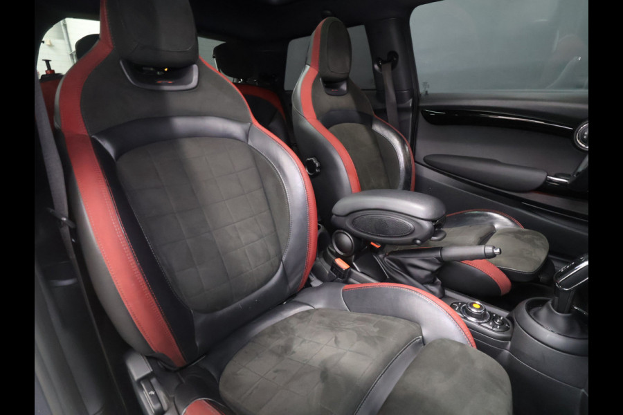 MINI Mini 2.0 Cooper S Chili FULL OPTION [SCHUIFKANTELDAK, APPLE CARPLAY, HARMAN/KARDON, HUD, ACHTERUITRIJCAMERA, ADAPTIVE CRUISE CONTROL, PDC V+A, STOELVERWARMING, AUTOMATISCHE AIRCO, NIEUWSTAAT]