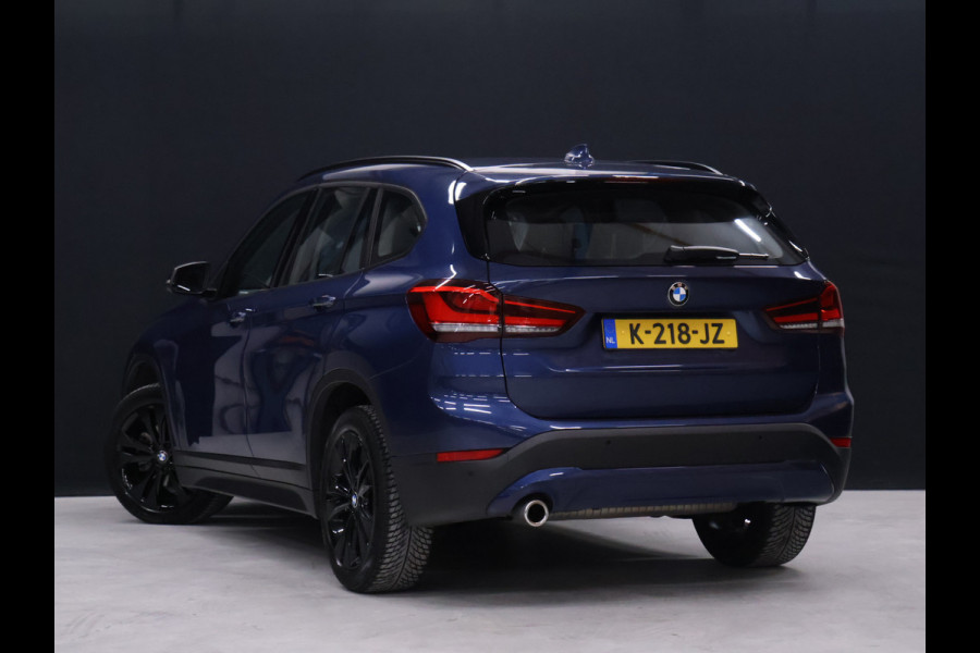 BMW X1 sDrive18i Sport *WEEKAANBIEDING* [HEAD-UP DISPLAY, GROOT NAVIGATIE, VOL LEDER, PDC ACHTER, STOELVERWARMING, AUTOMATISCHE AIRCO, ELEKTRISCHE ACHTERKLEP, BMW LED, CRUISE CONTROL, BLUETOOTH TELEFOON, NIEUWSTAAT