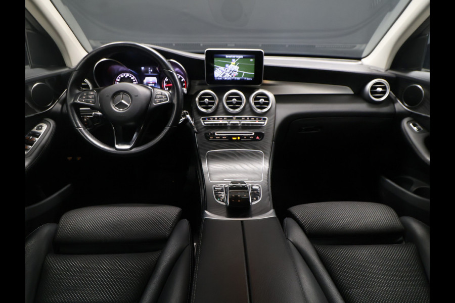 Mercedes-Benz GLC 250 4MATIC AMG *WEEKAANBIEDING* [TREKHAAK, CAMERA, CRUISE CONTROL, PDC ACHTER, STOELVERWARMING, AUTOMATISCHE AIRCO, ELEKTRISCHE ACHTERKLEP, NIEUWSTAAT]