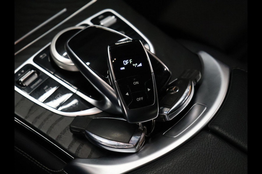 Mercedes-Benz GLC 250 4MATIC AMG *WEEKAANBIEDING* [TREKHAAK, CAMERA, CRUISE CONTROL, PDC ACHTER, STOELVERWARMING, AUTOMATISCHE AIRCO, ELEKTRISCHE ACHTERKLEP, NIEUWSTAAT]