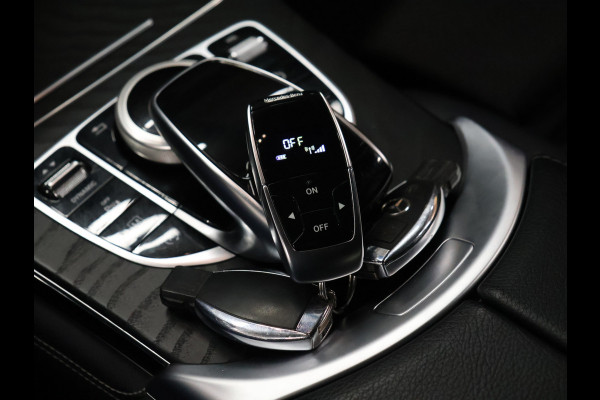 Mercedes-Benz GLC 250 4MATIC AMG *WEEKAANBIEDING* [TREKHAAK, CAMERA, CRUISE CONTROL, PDC ACHTER, STOELVERWARMING, AUTOMATISCHE AIRCO, ELEKTRISCHE ACHTERKLEP, NIEUWSTAAT]