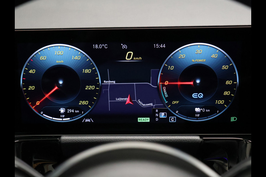 Mercedes-Benz GLA 250 e Business Solution Luxury Limited [TREKHAAK INKLAPBAAR, APPLE CARPLAY, ANDROID, STOELVERWARMING, CAMERA, VOL LEDER, CRUISE, CLIMATE, NIEUWSTAAT]