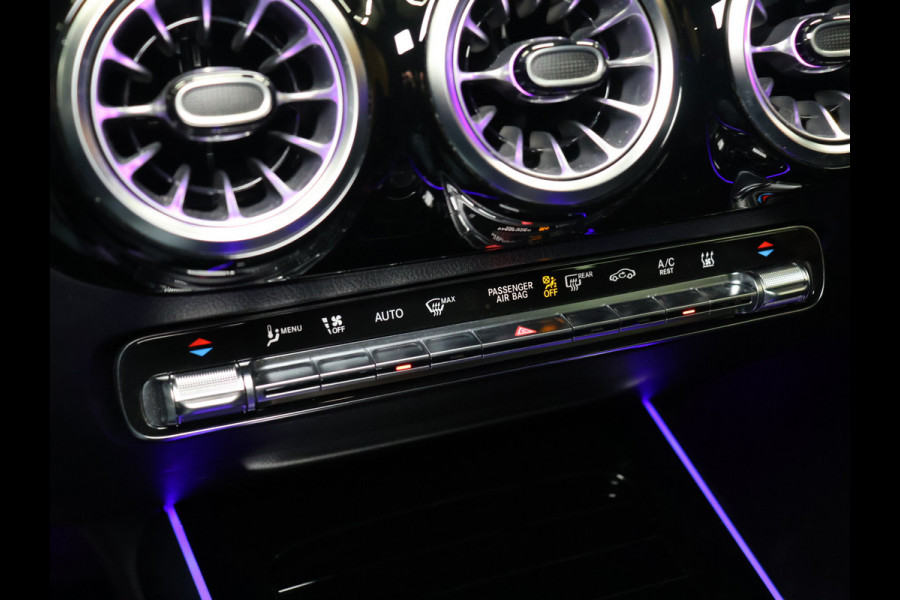 Mercedes-Benz GLA 250 e Business Solution Luxury Limited [TREKHAAK INKLAPBAAR, APPLE CARPLAY, ANDROID, STOELVERWARMING, CAMERA, VOL LEDER, CRUISE, CLIMATE, NIEUWSTAAT]