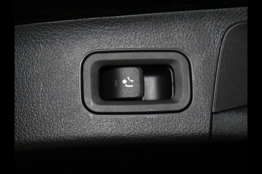 Mercedes-Benz GLA 250 e Business Solution Luxury Limited [TREKHAAK INKLAPBAAR, APPLE CARPLAY, ANDROID, STOELVERWARMING, CAMERA, VOL LEDER, CRUISE, CLIMATE, NIEUWSTAAT]