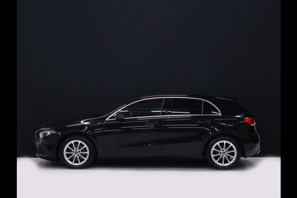 Mercedes-Benz A-Klasse 200 AMG Sport [SPORTSTOELEN, CAMERA, PDC V+A, STOELVERWARMING, CLIMATE CONTROL, CRUISE CONTROL, BLUETOOTH, NAVIGATIE, FLIPPERS, NIEUWSTAAT]