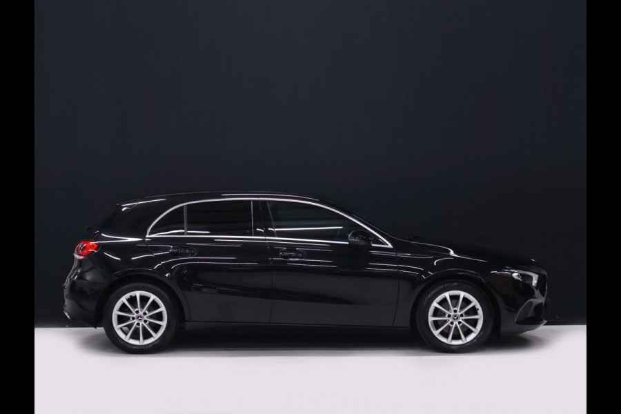 Mercedes-Benz A-Klasse 200 AMG Sport [SPORTSTOELEN, CAMERA, PDC V+A, STOELVERWARMING, CLIMATE CONTROL, CRUISE CONTROL, BLUETOOTH, NAVIGATIE, FLIPPERS, NIEUWSTAAT]