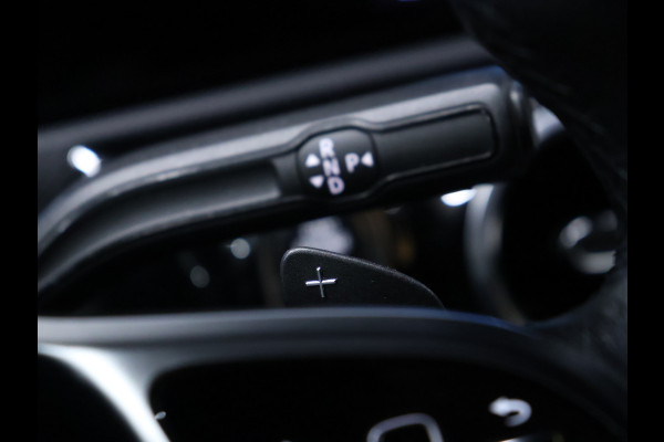 Mercedes-Benz A-Klasse 200 AMG Sport [SPORTSTOELEN, CAMERA, PDC V+A, STOELVERWARMING, CLIMATE CONTROL, CRUISE CONTROL, BLUETOOTH, NAVIGATIE, FLIPPERS, NIEUWSTAAT]