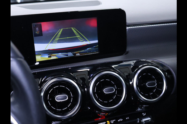 Mercedes-Benz A-Klasse 200 AMG Sport [SPORTSTOELEN, CAMERA, PDC V+A, STOELVERWARMING, CLIMATE CONTROL, CRUISE CONTROL, BLUETOOTH, NAVIGATIE, FLIPPERS, NIEUWSTAAT]