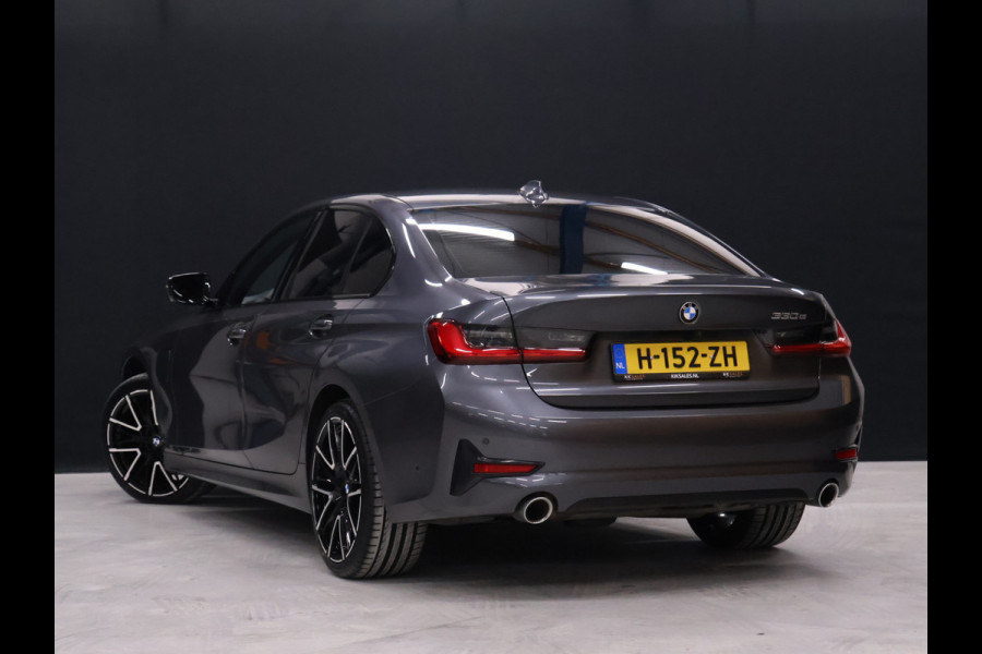 BMW 3-serie 330e Sport Line [APPLE CARPLAY, VOL LEDER, CAMERA, CRUISE CONTROL, ANDROID AUTO, PDC V+A, STOELVERWARMING, AUTOMATISCHE AIRCO, BMW LED, TREKHAAK, NIEUWSTAAT]