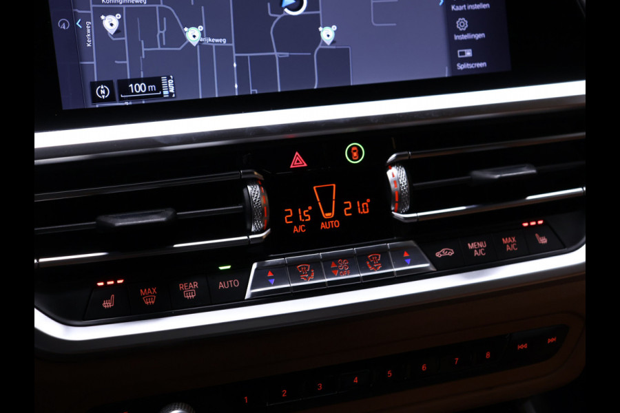 BMW 3-serie 330e Sport Line [APPLE CARPLAY, VOL LEDER, CAMERA, CRUISE CONTROL, ANDROID AUTO, PDC V+A, STOELVERWARMING, AUTOMATISCHE AIRCO, BMW LED, TREKHAAK, NIEUWSTAAT]