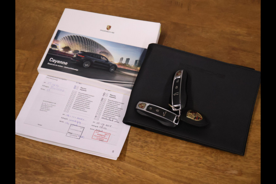 Porsche Cayenne Coupé 3.0 E-Hybrid *WEEKAANBIEDING* [ADAPTIVE SPORT SEAT PLUS, LUCHTVERING, SPORT CHRONO, MEMORY SEATS, APPLE CARPLAY, ADAPTIVE CRUISE CONTROL, BOSE, HUD, 360 CAMERA, PDC V+A, STOELVERWARMING, ELEKTRISCHE ACHTE