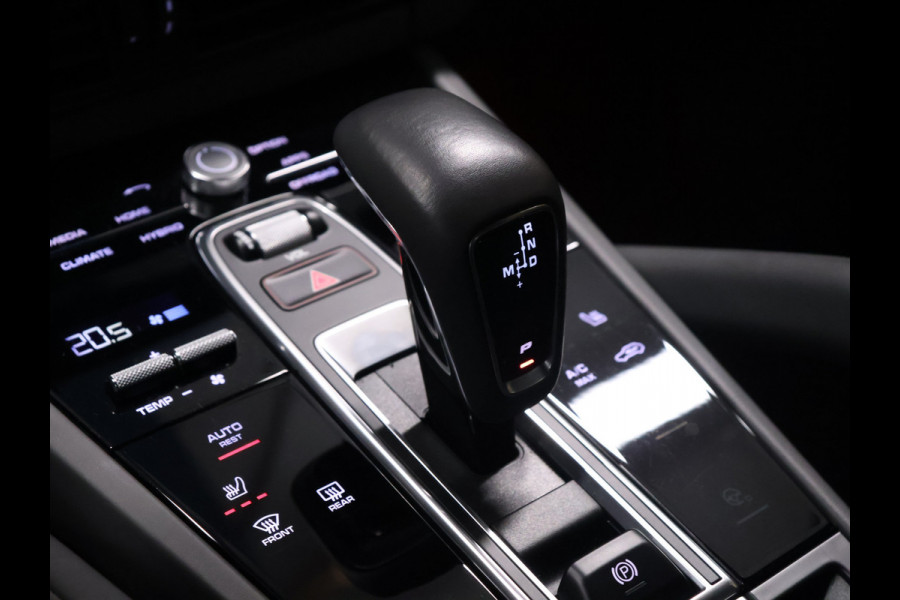 Porsche Cayenne Coupé 3.0 E-Hybrid *WEEKAANBIEDING* [ADAPTIVE SPORT SEAT PLUS, LUCHTVERING, SPORT CHRONO, MEMORY SEATS, APPLE CARPLAY, ADAPTIVE CRUISE CONTROL, BOSE, HUD, 360 CAMERA, PDC V+A, STOELVERWARMING, ELEKTRISCHE ACHTE