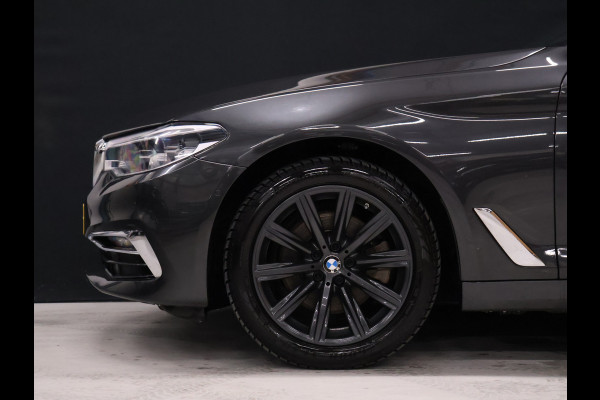 BMW 5 Serie Touring 520i M Sport [CAMERA, APPLE CARPLAY, MEMORY SEATS, M STUURWIEL,TREKHAAK WEGKLAPBAAR,  ANDROID AUTO, VOL LEDER, NIEUWSTAAT]