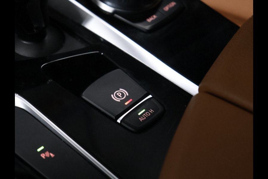 BMW 5 Serie Touring 520i M Sport [CAMERA, APPLE CARPLAY, MEMORY SEATS, M STUURWIEL,TREKHAAK WEGKLAPBAAR,  ANDROID AUTO, VOL LEDER, NIEUWSTAAT]