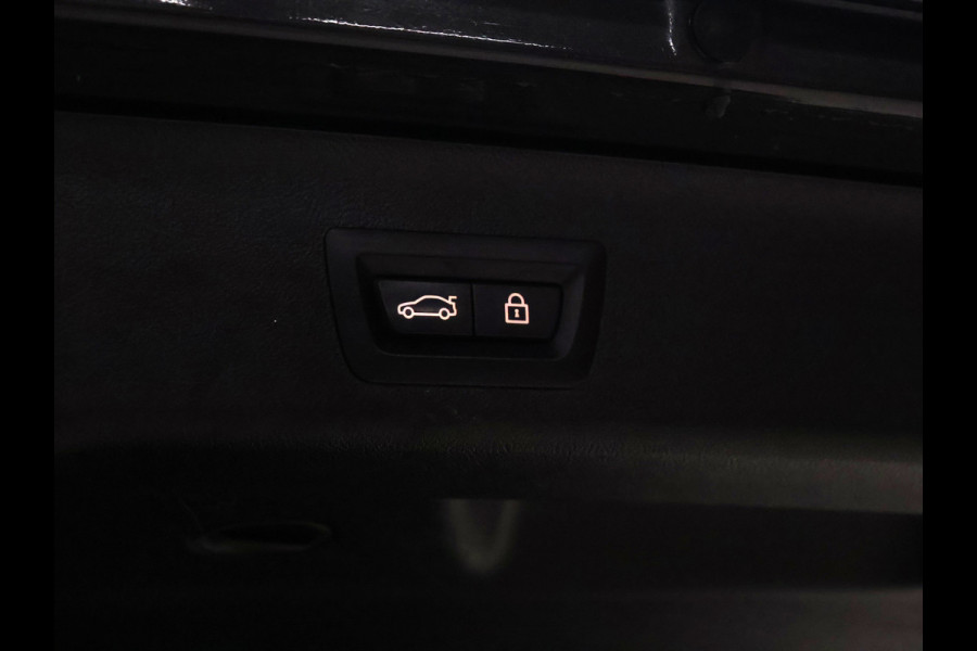 BMW 5 Serie Touring 520i M Sport [CAMERA, APPLE CARPLAY, MEMORY SEATS, M STUURWIEL,TREKHAAK WEGKLAPBAAR,  ANDROID AUTO, VOL LEDER, NIEUWSTAAT]