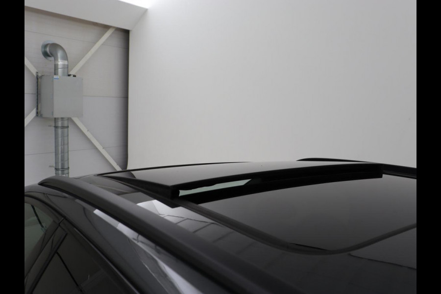 Audi A4 35 TFSI S edition Competition | Panoramadak | Stoelverwarming | Virtual Cockpit | Carplay | Half leder | Navigatie | Sportstoelen | Full LED | DAB | Climate control | Cruise control | S Line