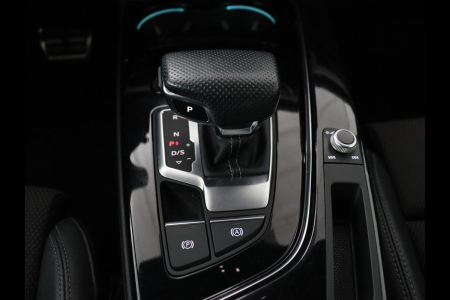 Audi A4 35 TFSI S edition Competition | Panoramadak | Stoelverwarming | Virtual Cockpit | Carplay | Half leder | Navigatie | Sportstoelen | Full LED | DAB | Climate control | Cruise control | S Line