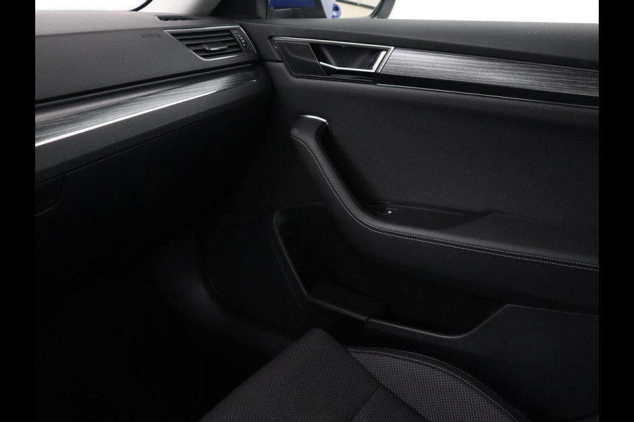 Škoda Superb 1.5 TSI Business Edition Plus | Trekhaak | Adaptive cruise | Achterbankverwarming | Virtual Cockpit | Camera | Carplay | Stoelverwarming | Memory | Keyless | Full LED | Navigatie