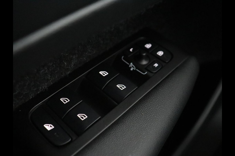 Volvo XC40 Recharge P8 AWD R Design | Stoel & stuurverwarming | Harman/Kardon | Adaptive cruise | Carplay | Navigatie | Keyless | Leder/Alcantara | Parkeerhulp | Full LED