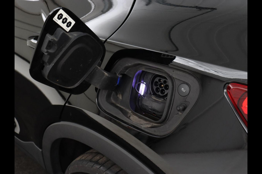 Volvo XC40 Recharge P8 AWD R Design | Stoel & stuurverwarming | Harman/Kardon | Adaptive cruise | Carplay | Navigatie | Keyless | Leder/Alcantara | Parkeerhulp | Full LED