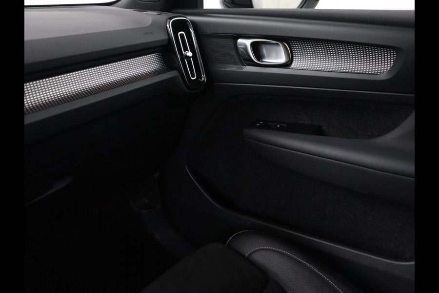 Volvo XC40 Recharge P8 AWD R Design | Stoel & stuurverwarming | Harman/Kardon | Adaptive cruise | Carplay | Navigatie | Keyless | Leder/Alcantara | Parkeerhulp | Full LED