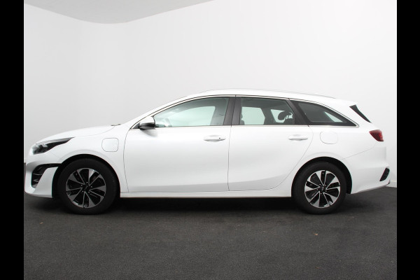 Kia Ceed Sportswagon 1.6 GDI PHEV DynamicLine Climate control | Adaptieve cruise control | Stuur verwarming | Stoel verwarming | Parkeersensoren | Achteruitrijcamera | Apple Carplay/ Android Auto