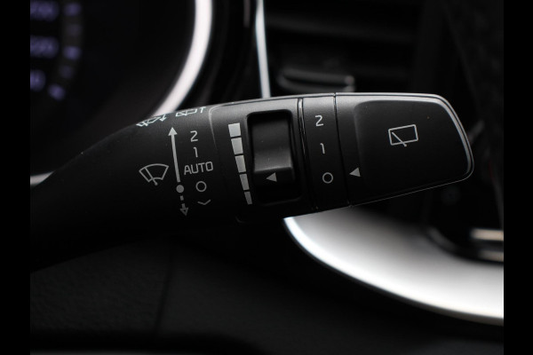 Kia Ceed Sportswagon 1.6 GDI PHEV DynamicLine Climate control | Adaptieve cruise control | Stuur verwarming | Stoel verwarming | Parkeersensoren | Achteruitrijcamera | Apple Carplay/ Android Auto