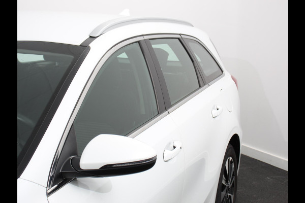 Kia Ceed Sportswagon 1.6 GDI PHEV DynamicLine Climate control | Adaptieve cruise control | Stuur verwarming | Stoel verwarming | Parkeersensoren | Achteruitrijcamera | Apple Carplay/ Android Auto