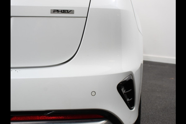 Kia Ceed Sportswagon 1.6 GDI PHEV DynamicLine Climate control | Adaptieve cruise control | Stuur verwarming | Stoel verwarming | Parkeersensoren | Achteruitrijcamera | Apple Carplay/ Android Auto