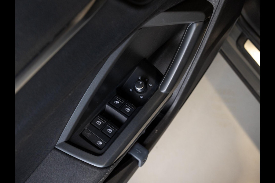 Audi Q3 35 TFSI 2x S Line / 150pk / Rondomzicht carmera / Keyless / Dodehoek /