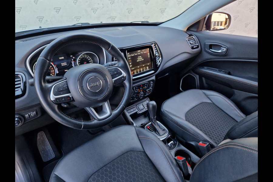 Jeep Compass 1.3T Limited Automaat | Trekhaak | BSD | DAB | Camera | Navi | Clima |