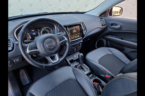 Jeep Compass 1.3T Limited Automaat | Trekhaak | BSD | DAB | Camera | Navi | Clima |